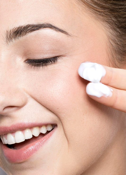 How to Layer Sunscreen with Makeup Without Pilling
